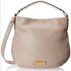 Marc by Marc Jacobs
New Q Hillier Hobo - Cement